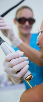 خدمات لیزر موهای زائد بدن کلینیک آدونیس